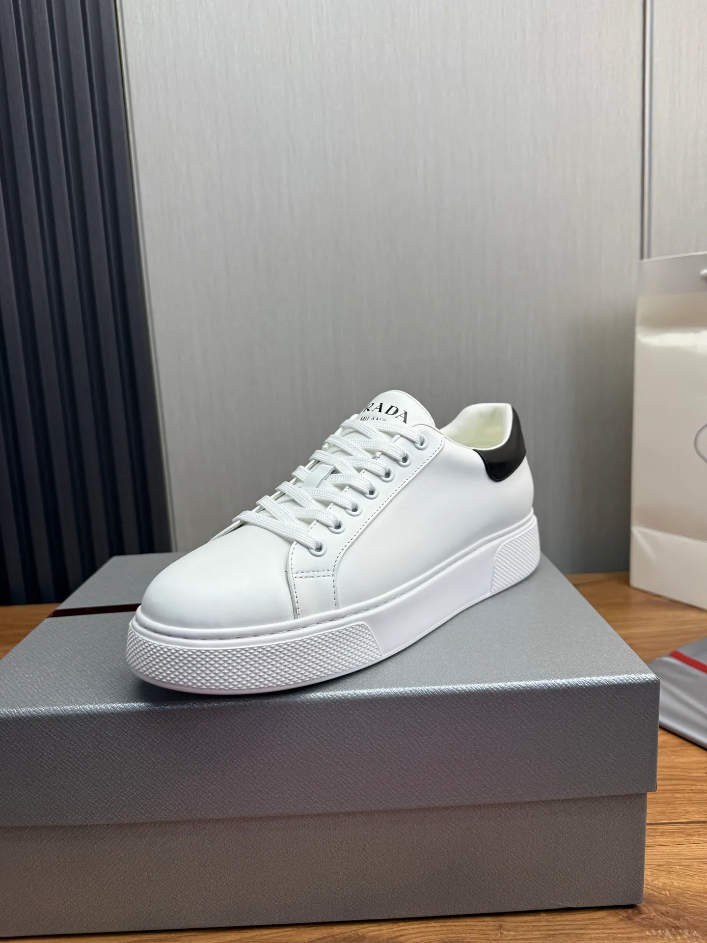 Men's shoes 💰580💰 [PRADA] Men's shoes are popular in the counter, official website is synchronized, 1 high-quality shipment ✔️Imported cowhide fabric + cowhide lining, 1🆚1 replica, original sole, 38-45 (45 customized, non-refundable)